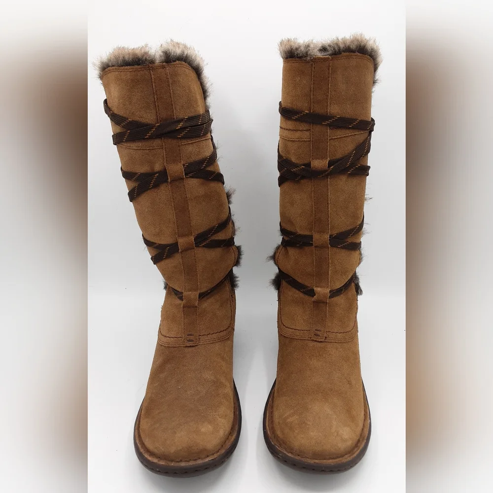 Clarks Avington Hayes Brown Suede Faux Fur Lined Lace Up Women's Cozy Boots.